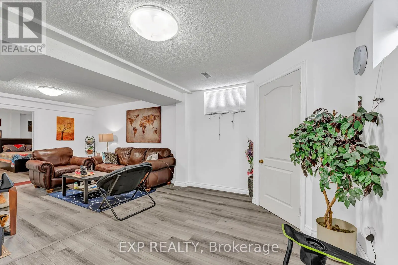2 GLENCREST AVENUE