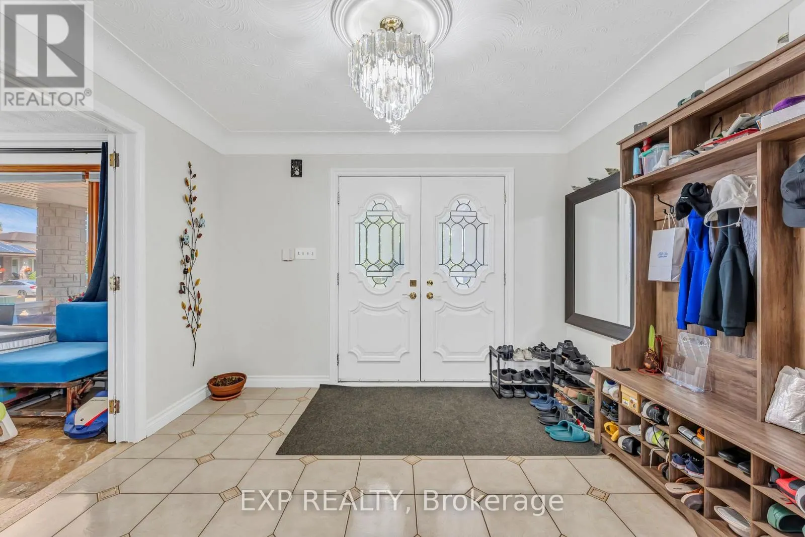 2 GLENCREST AVENUE