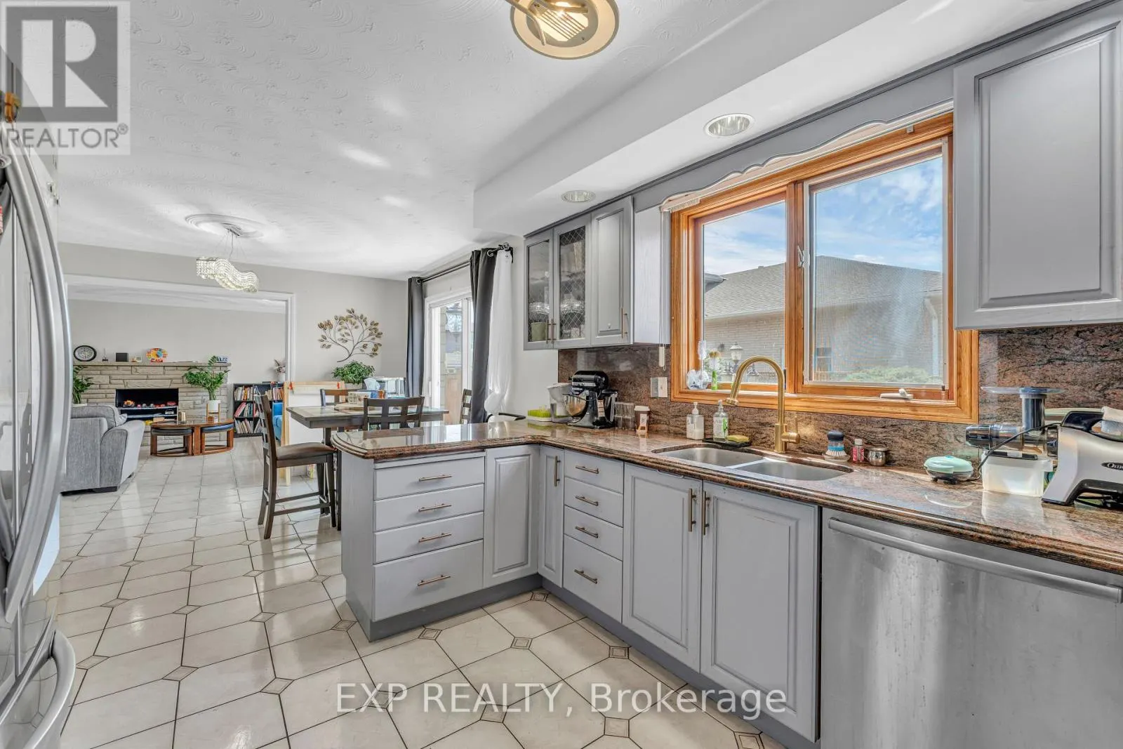 2 GLENCREST AVENUE