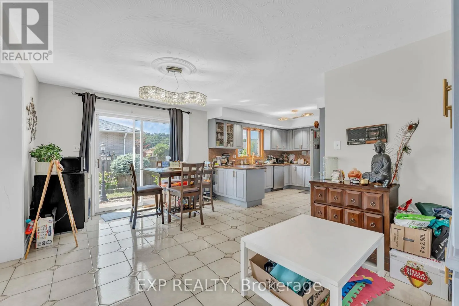 2 GLENCREST AVENUE