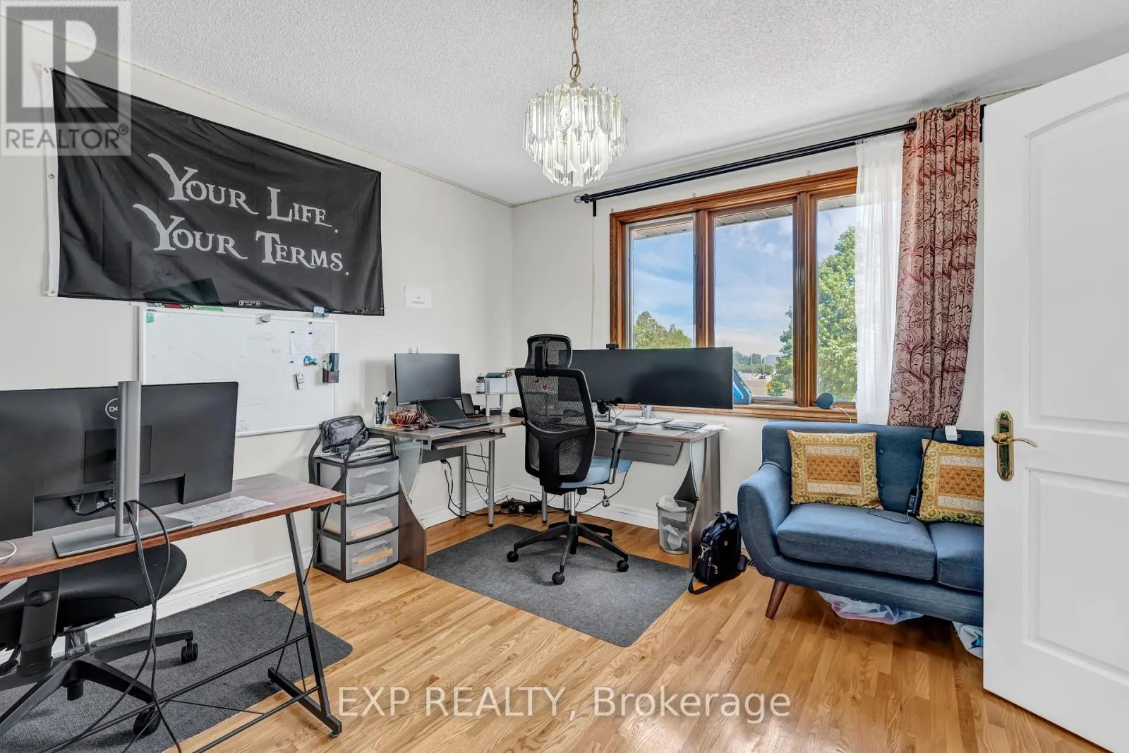2 GLENCREST AVENUE