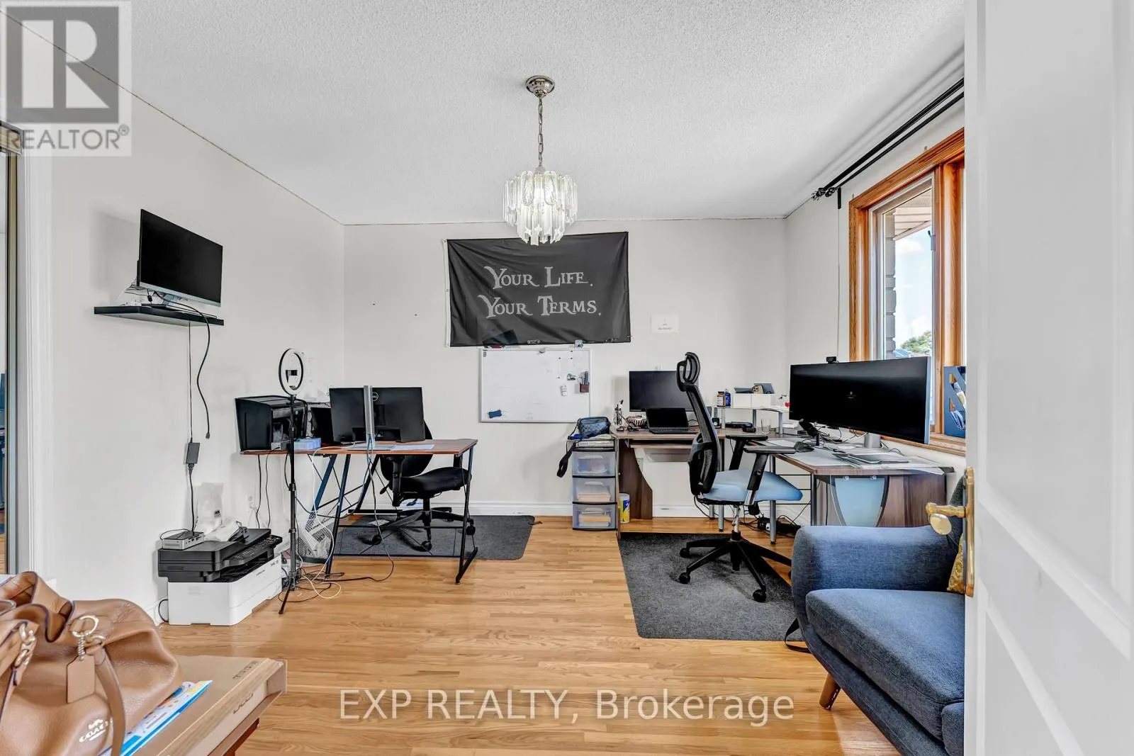 2 GLENCREST AVENUE