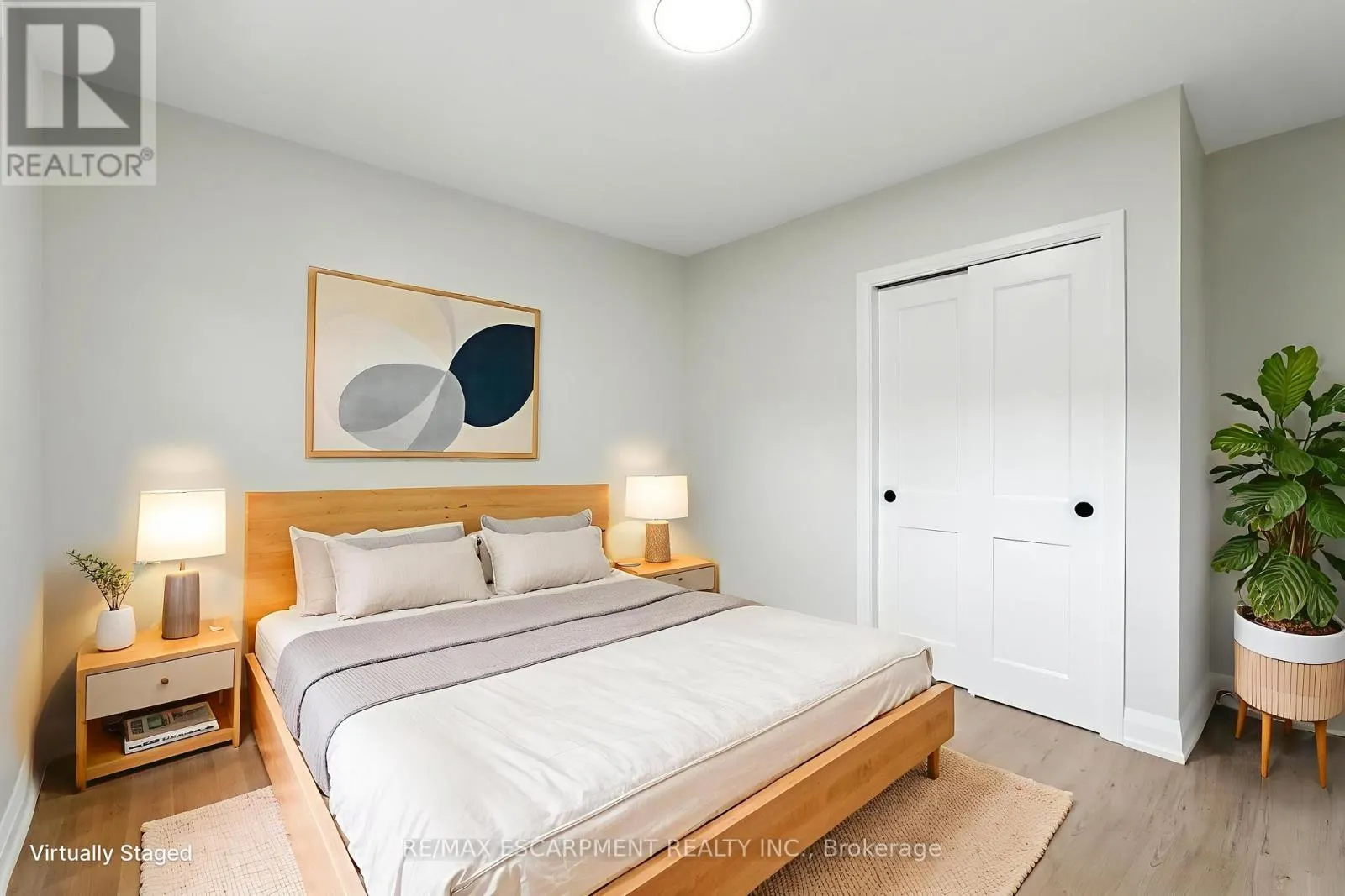 929 UPPER OTTAWA STREET