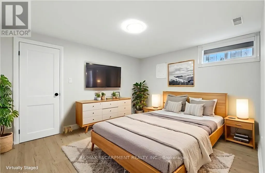 929 UPPER OTTAWA STREET