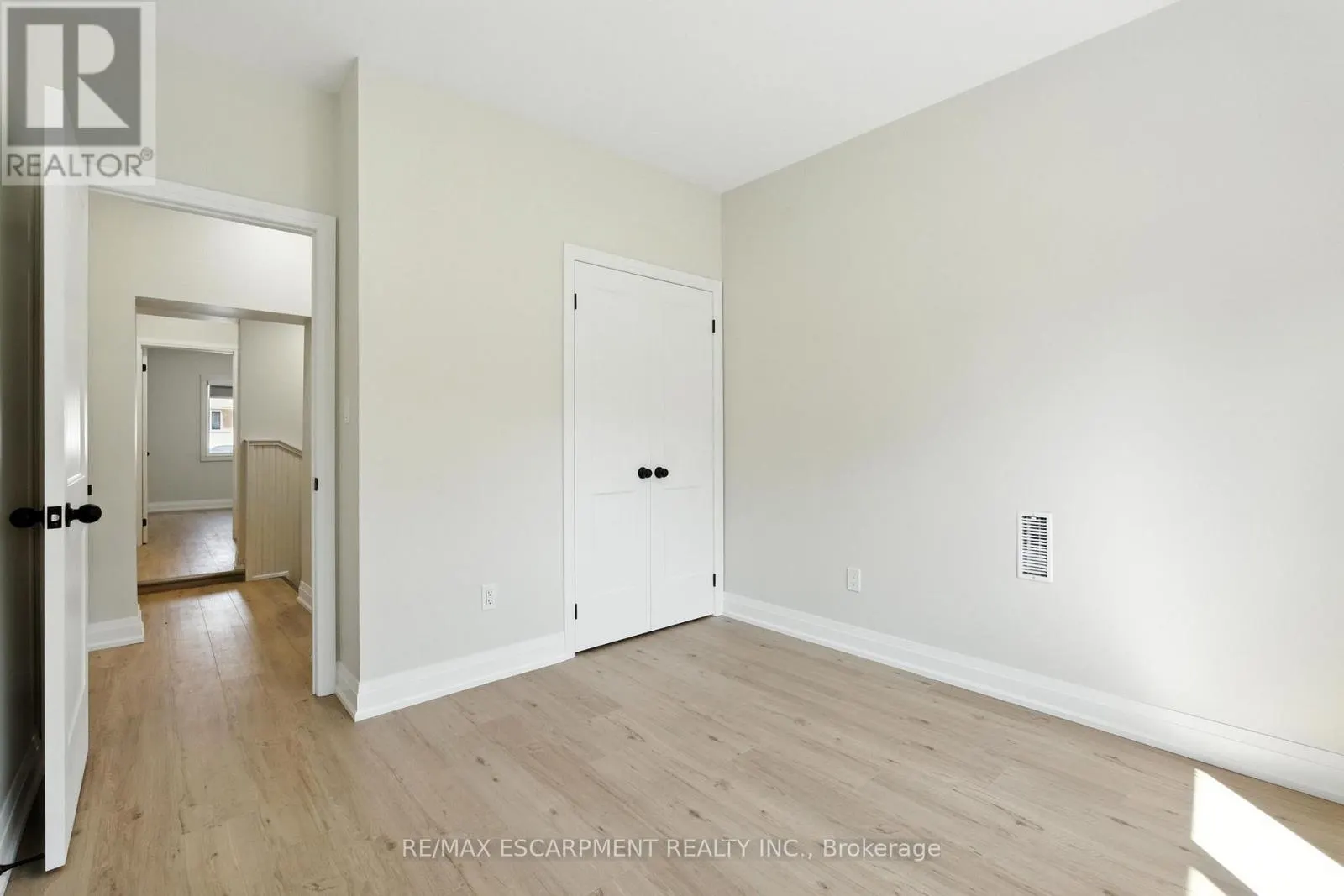 929 UPPER OTTAWA STREET