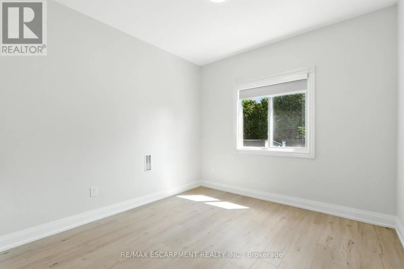 929 UPPER OTTAWA STREET