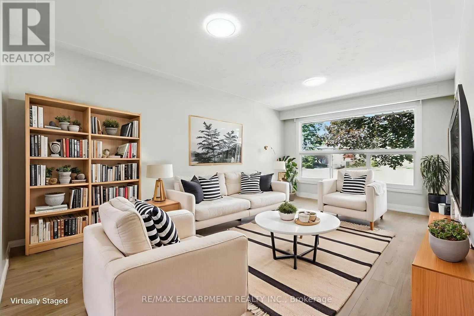 929 UPPER OTTAWA STREET