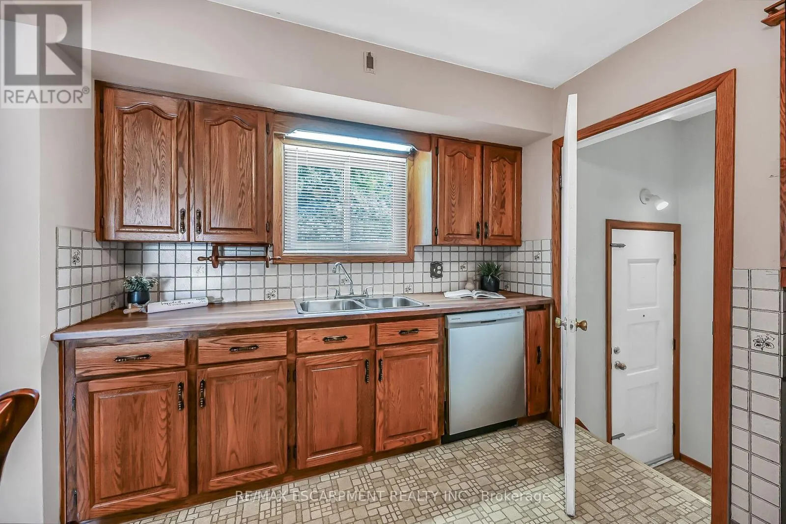 31 BELAIR DRIVE