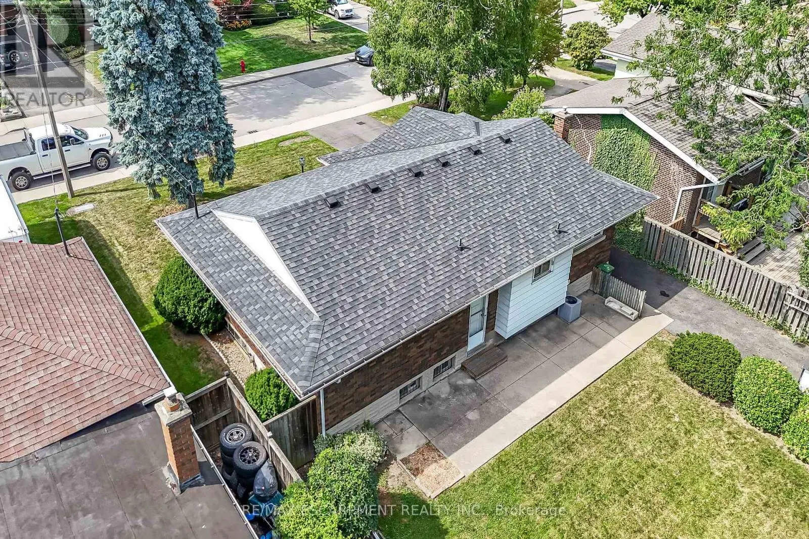 31 BELAIR DRIVE
