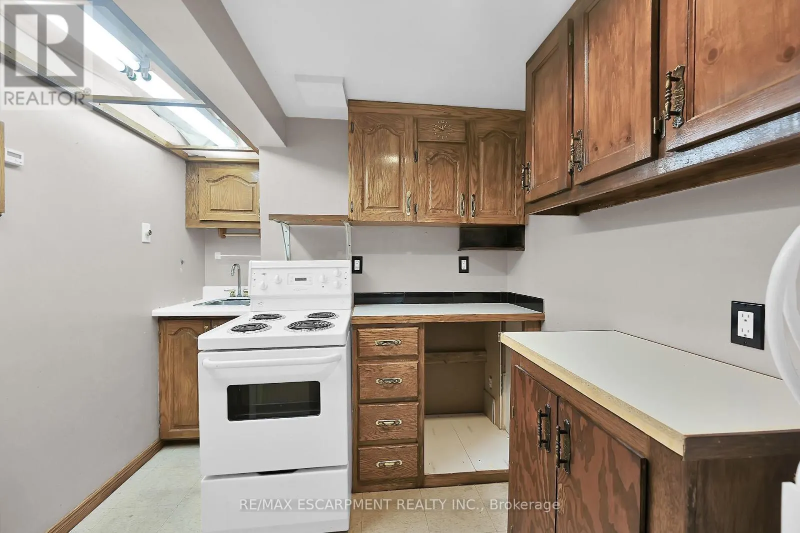 31 BELAIR DRIVE