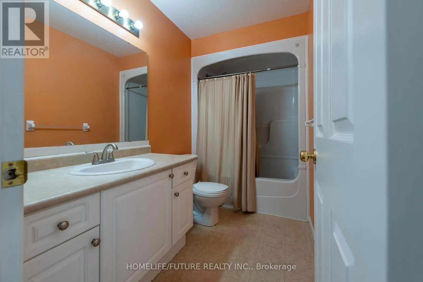 264 HOLBEACH COURT