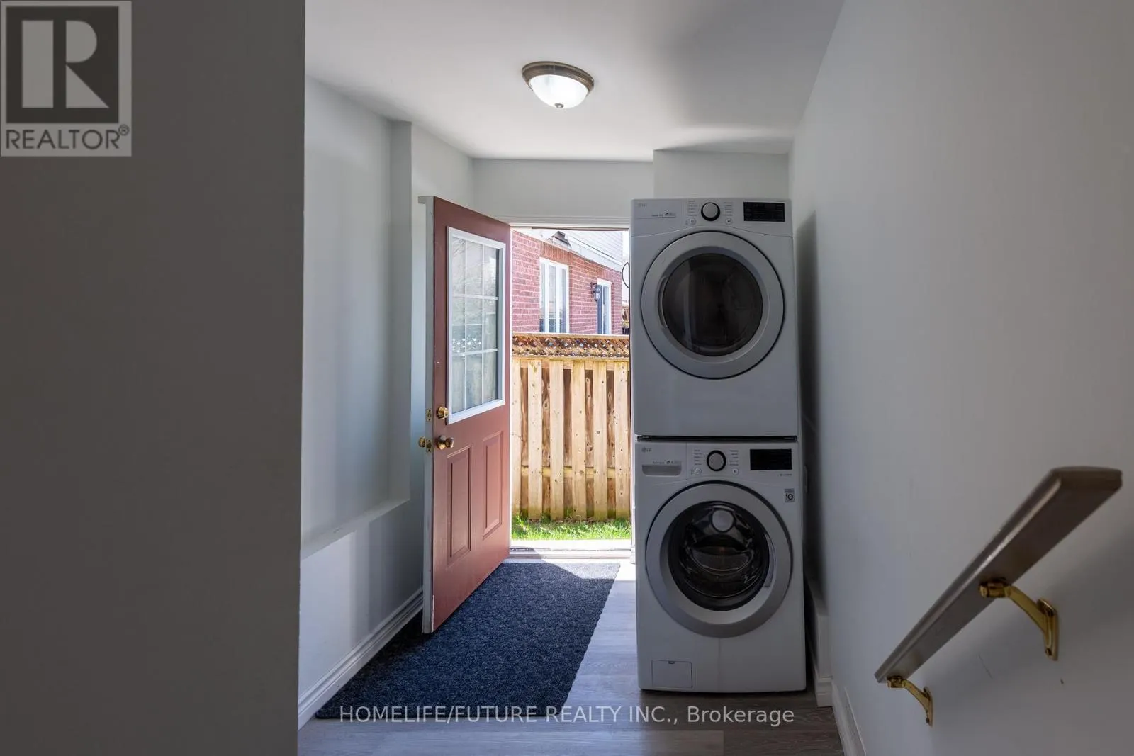 264 HOLBEACH COURT