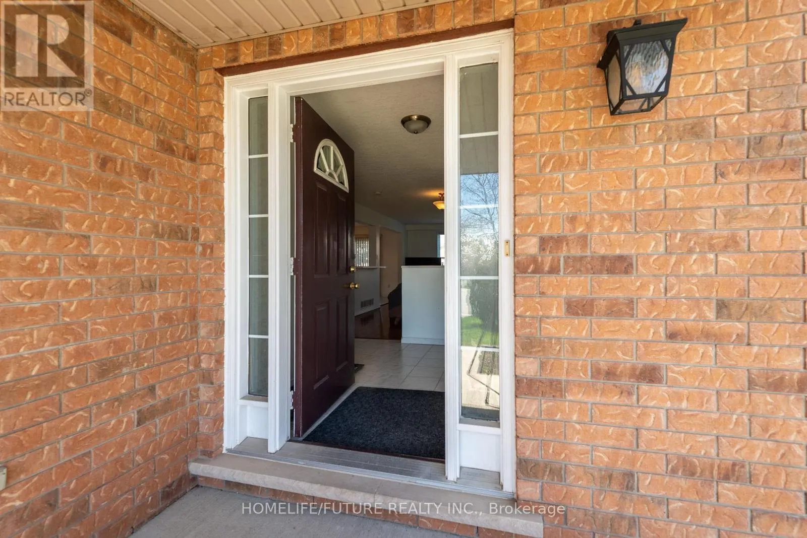 264 HOLBEACH COURT