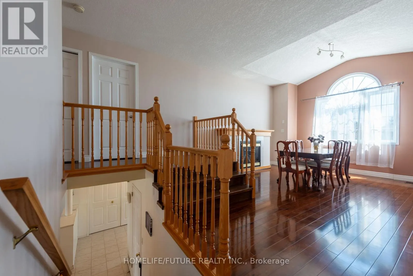 264 HOLBEACH COURT