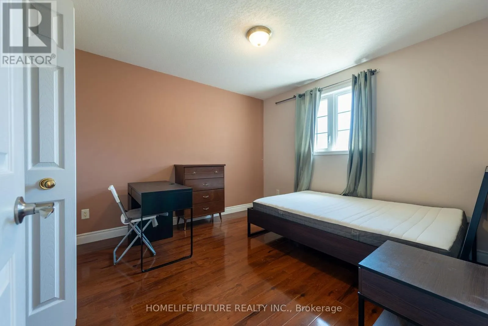264 HOLBEACH COURT