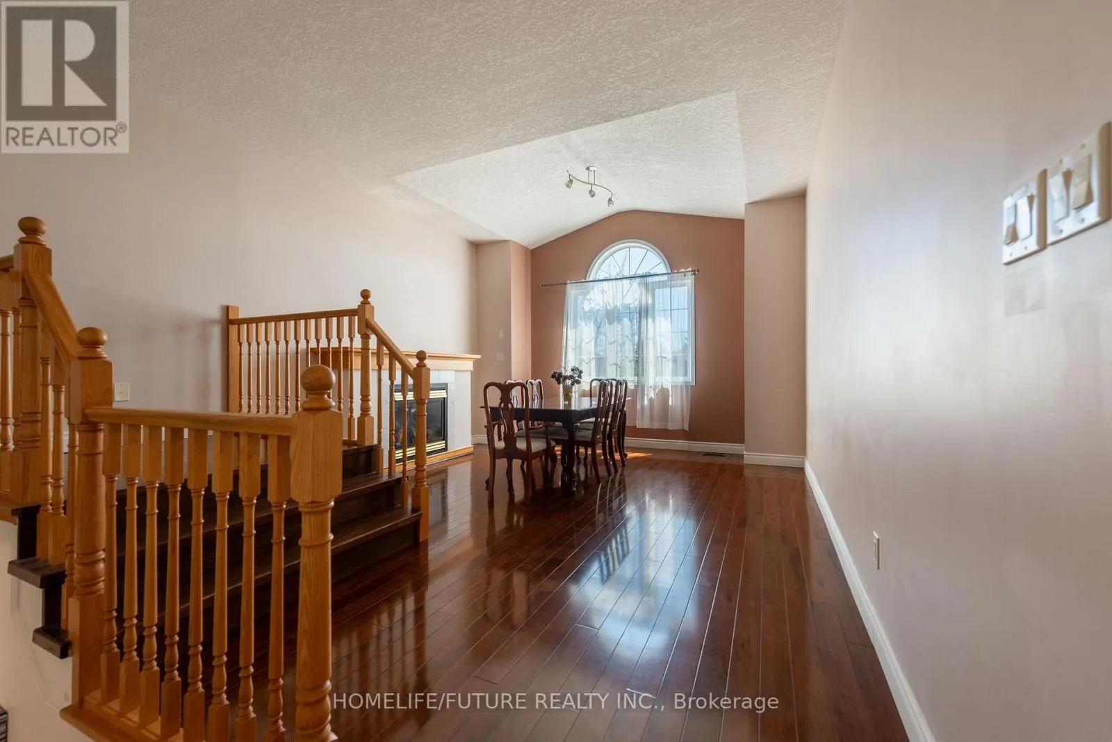 264 HOLBEACH COURT