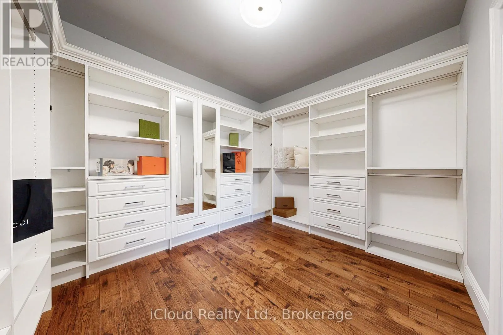7 RIESLING COURT