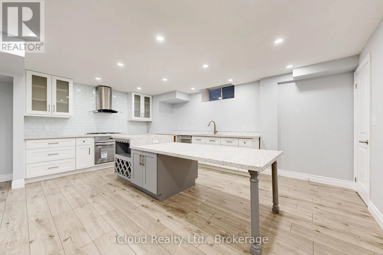 7 RIESLING COURT