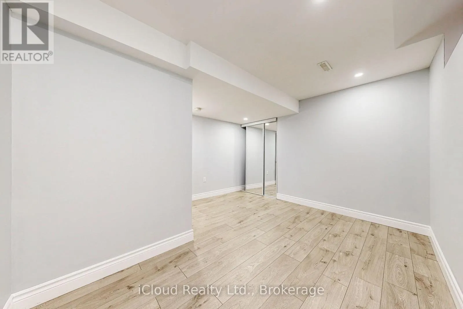 7 RIESLING COURT