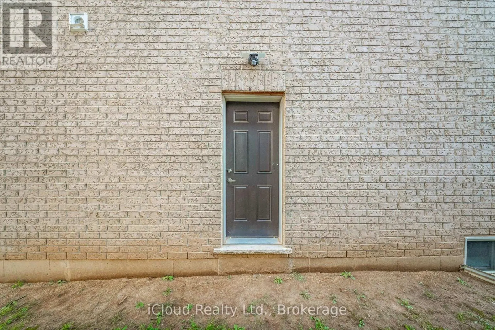 7 RIESLING COURT