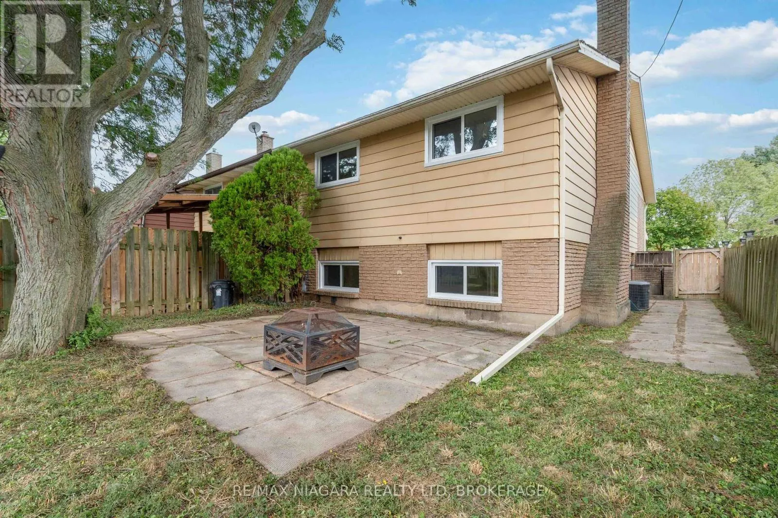 8299 MUNDARE CRESCENT