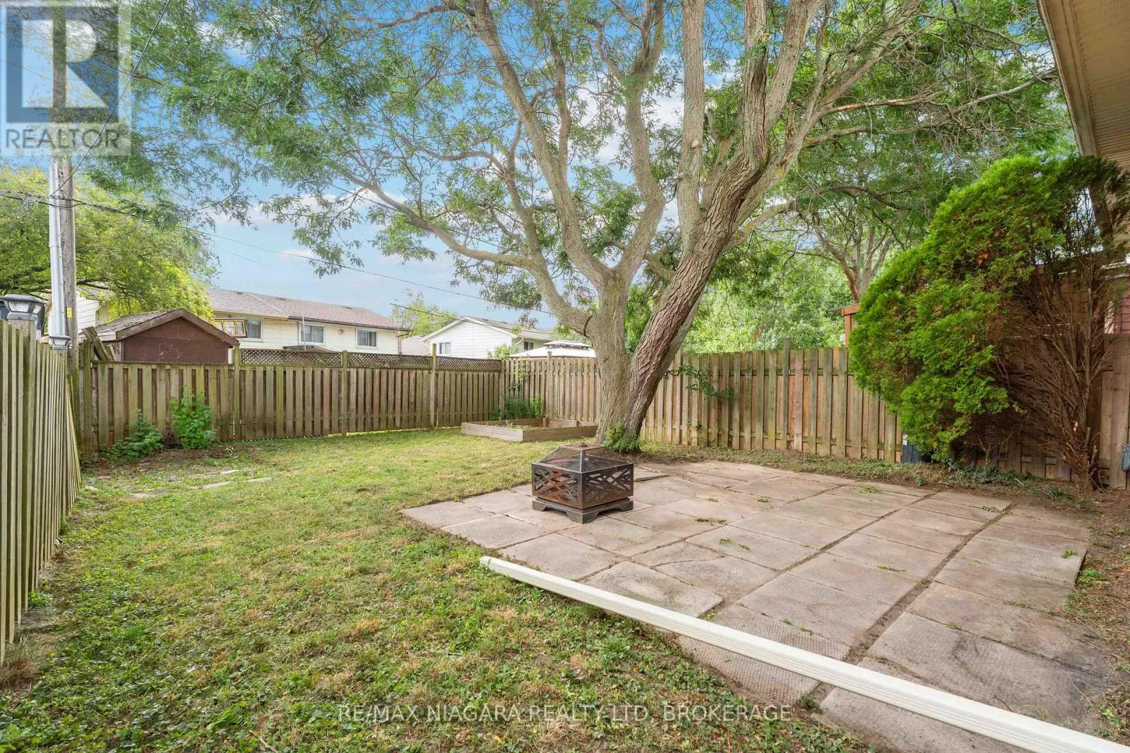 8299 MUNDARE CRESCENT