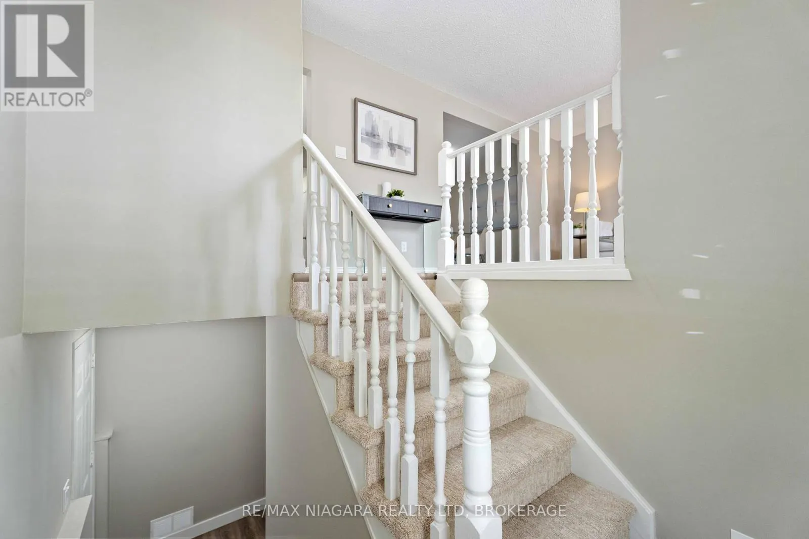 8299 MUNDARE CRESCENT