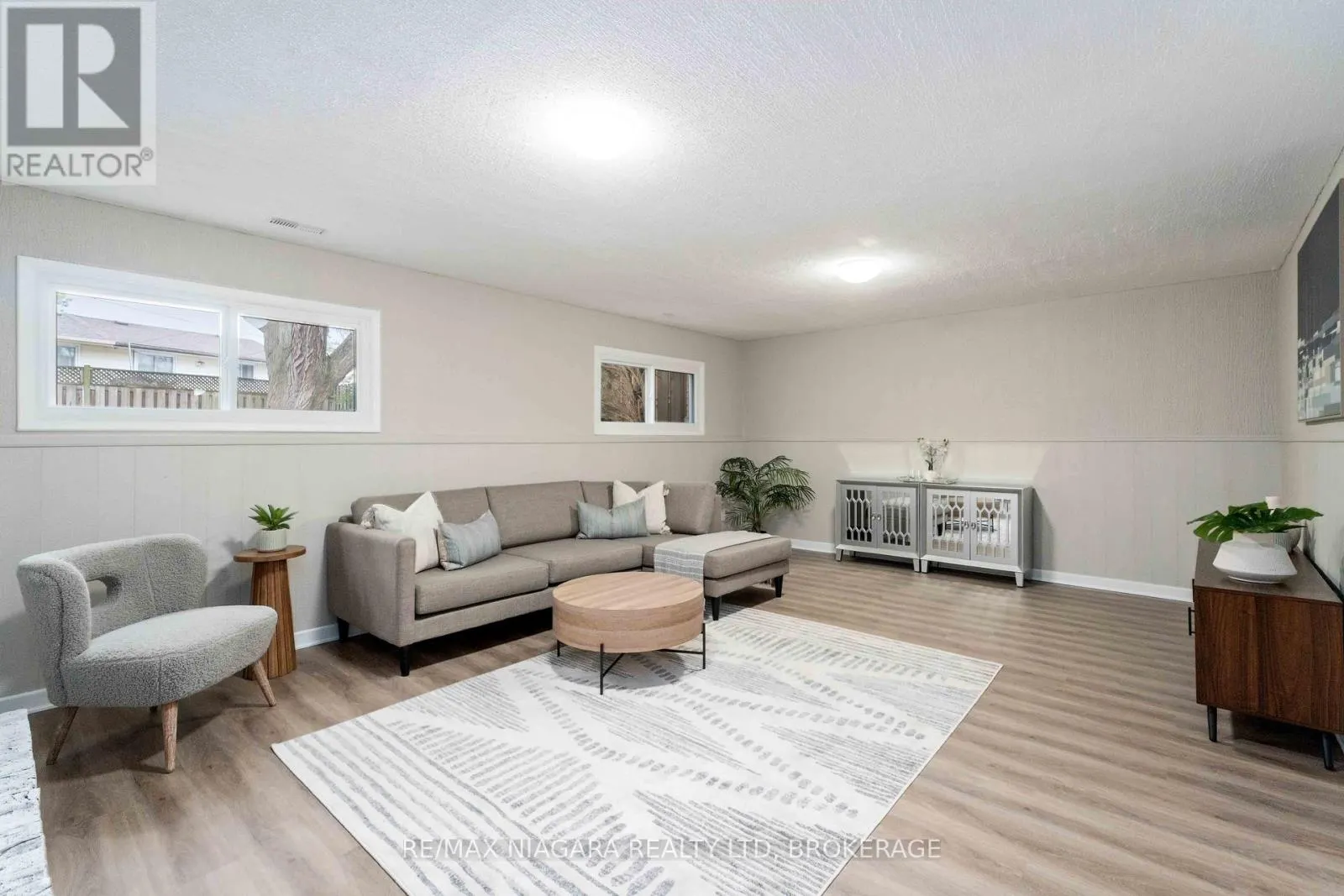 8299 MUNDARE CRESCENT
