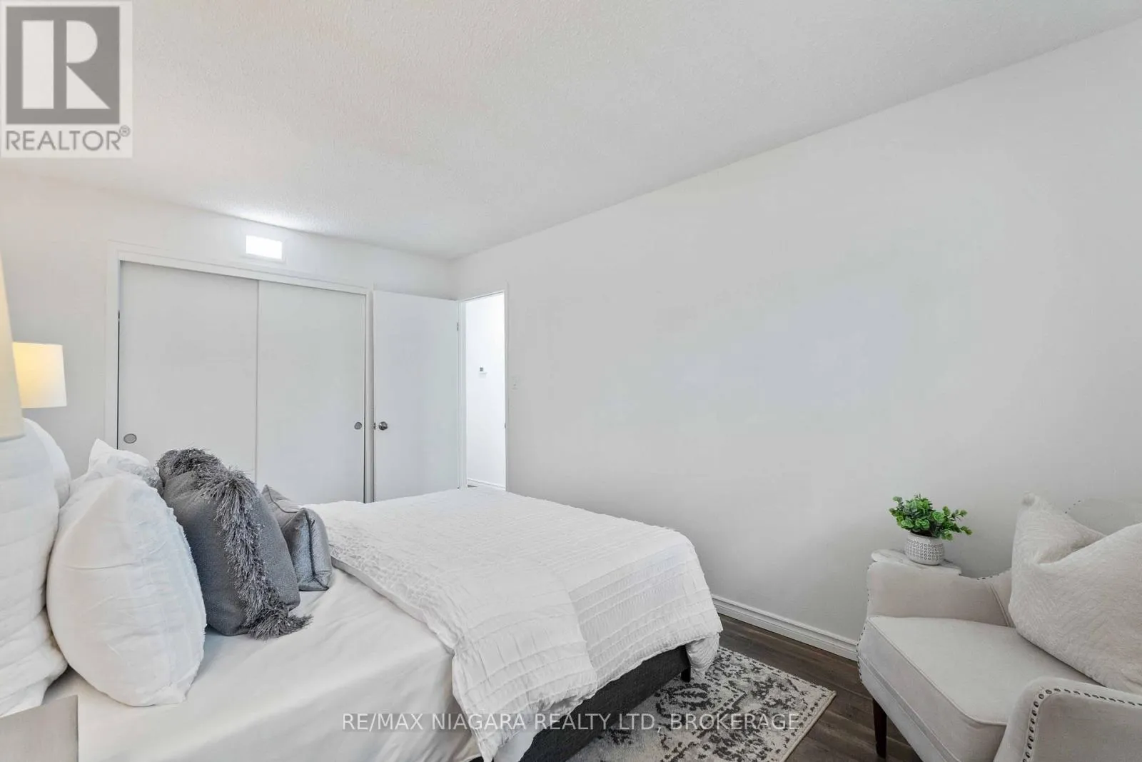 8299 MUNDARE CRESCENT
