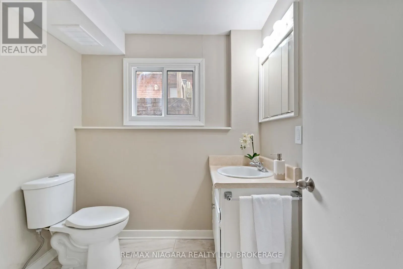 8299 MUNDARE CRESCENT