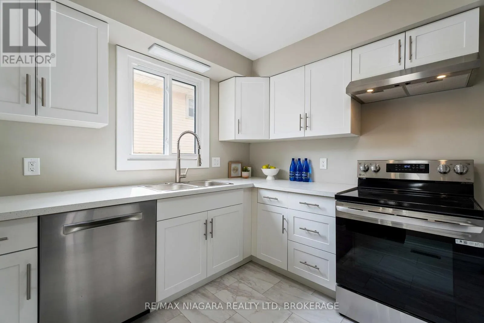 8299 MUNDARE CRESCENT