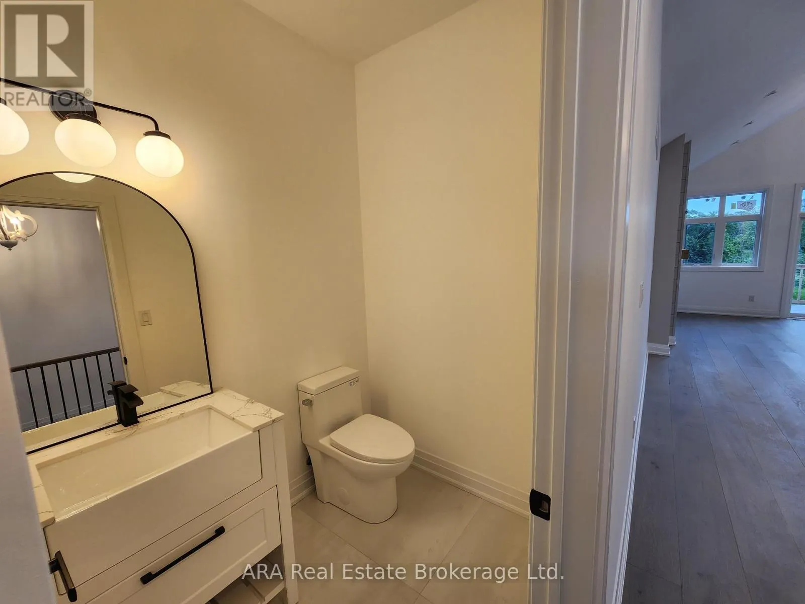 33 - 2 HILTON LANE, #33