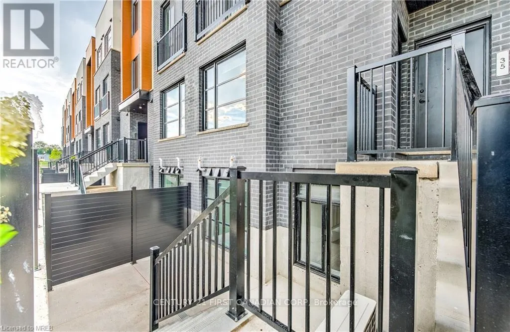 33 - 3900 SAVOY STREET, #33