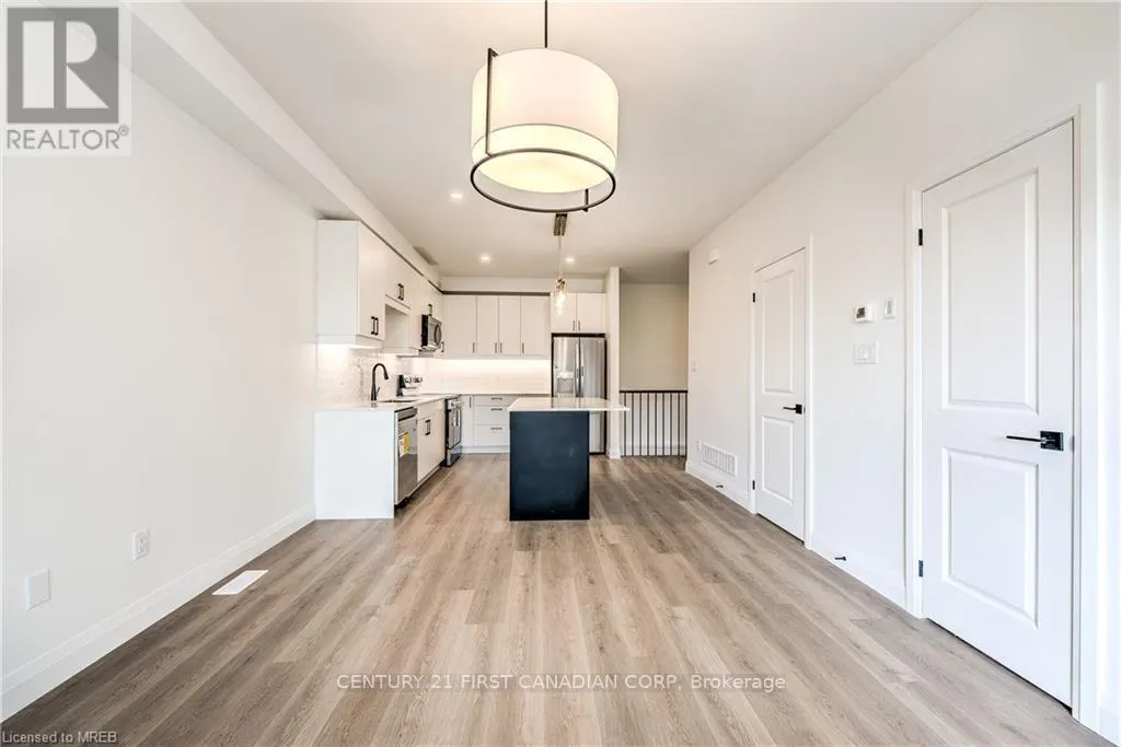 33 - 3900 SAVOY STREET, #33