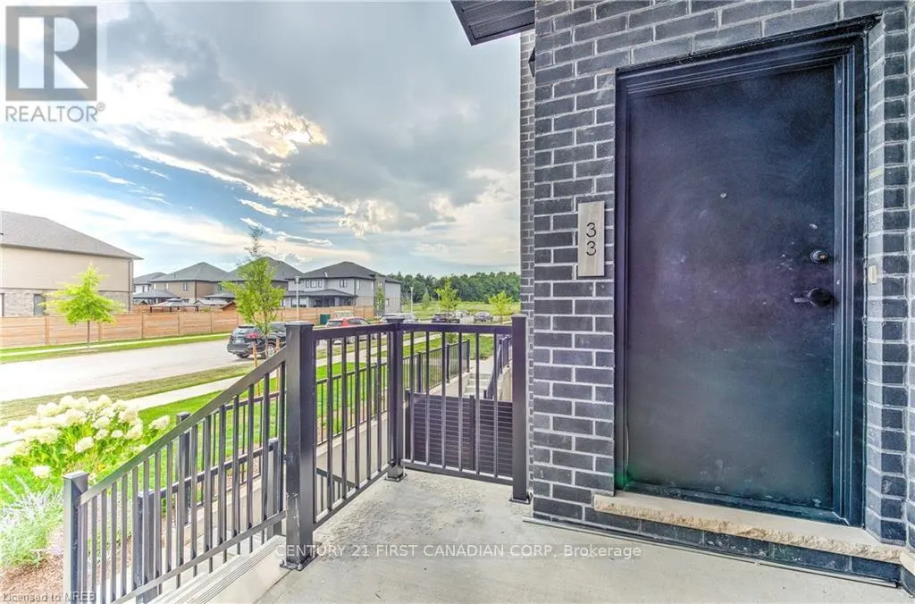 33 - 3900 SAVOY STREET, #33