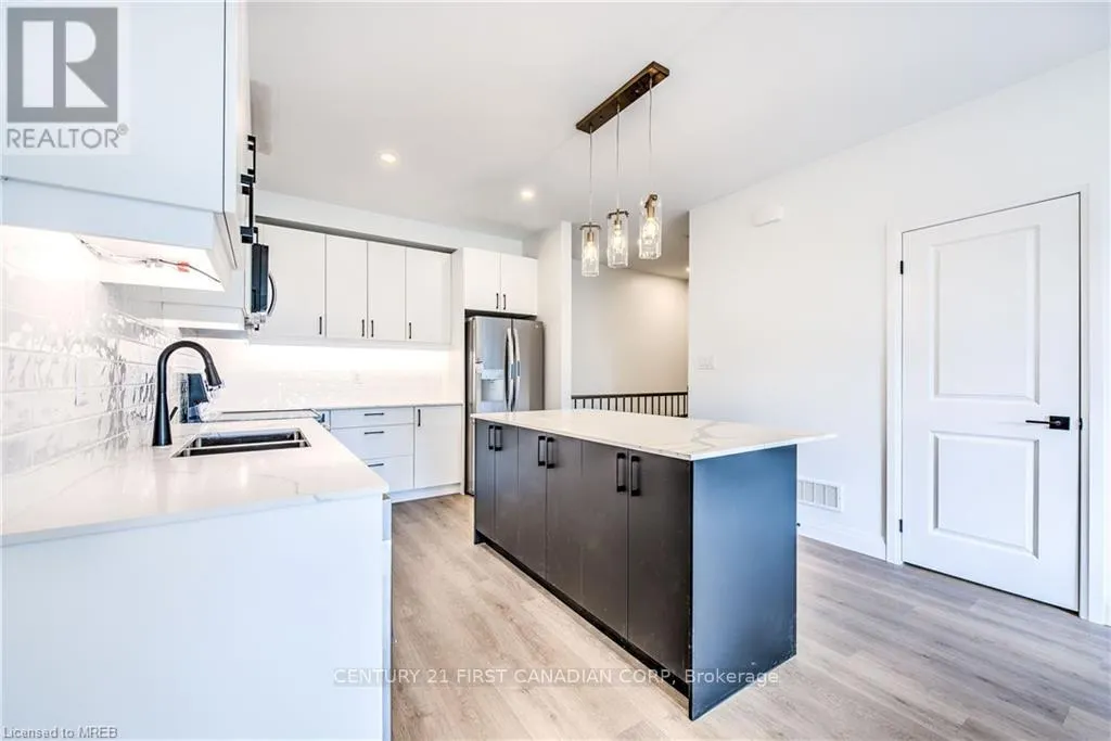 33 - 3900 SAVOY STREET, #33