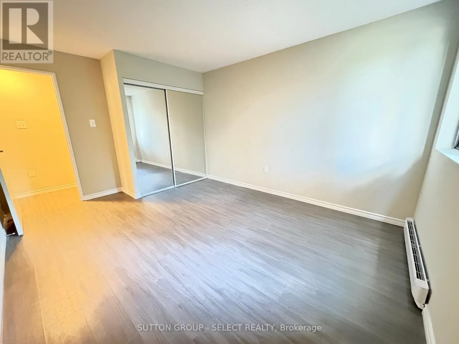 111 - 1600 ADELAIDE STREET N, #111