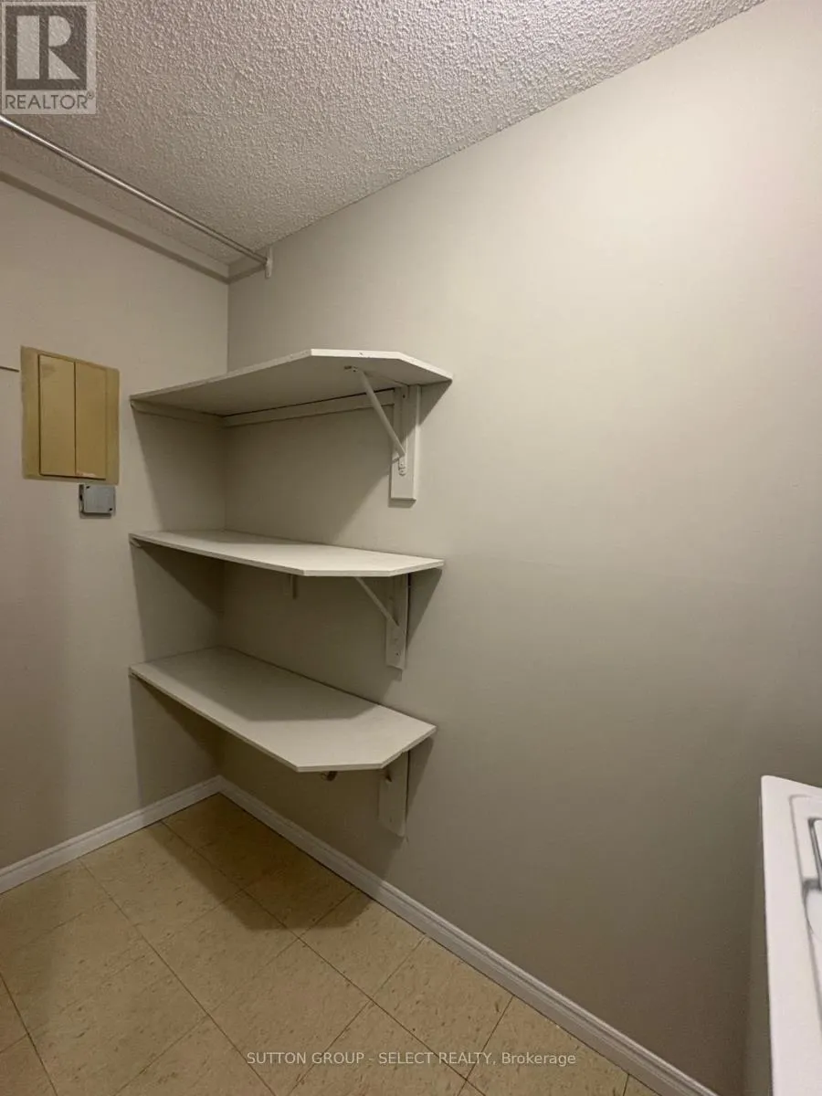 111 - 1600 ADELAIDE STREET N, #111