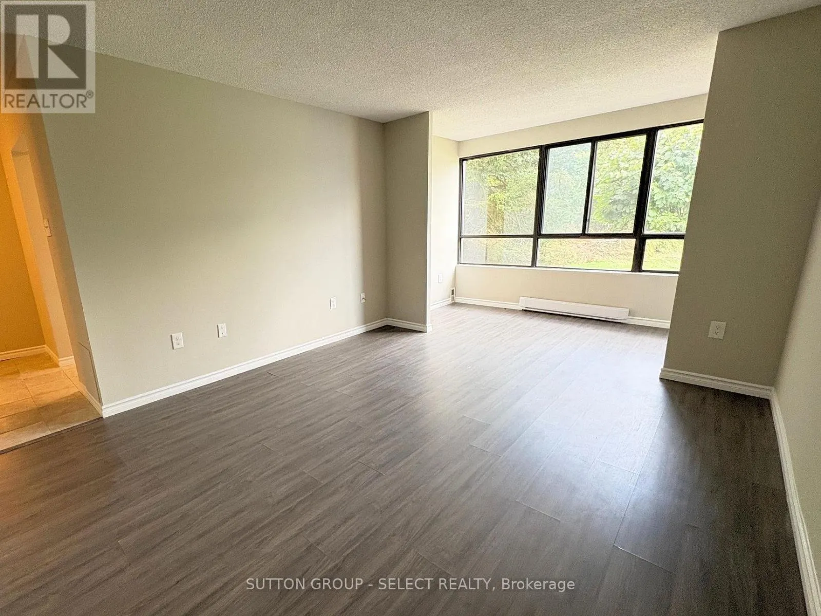 111 - 1600 ADELAIDE STREET N, #111