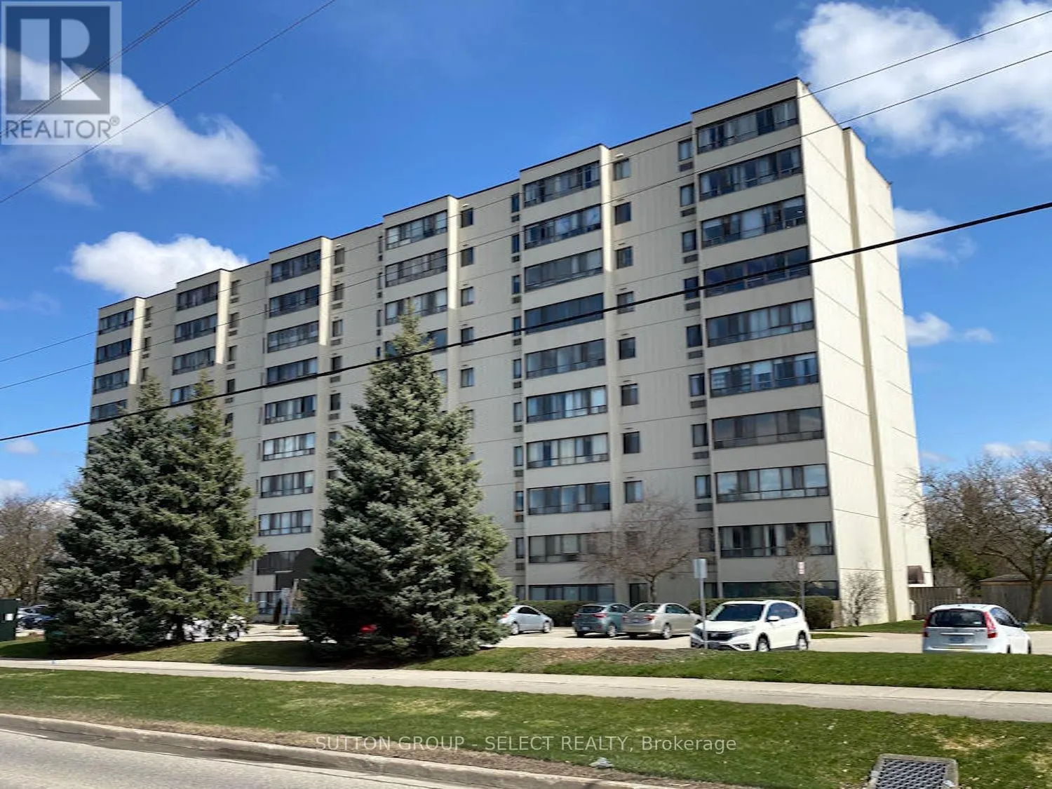 111 - 1600 ADELAIDE STREET N, #111