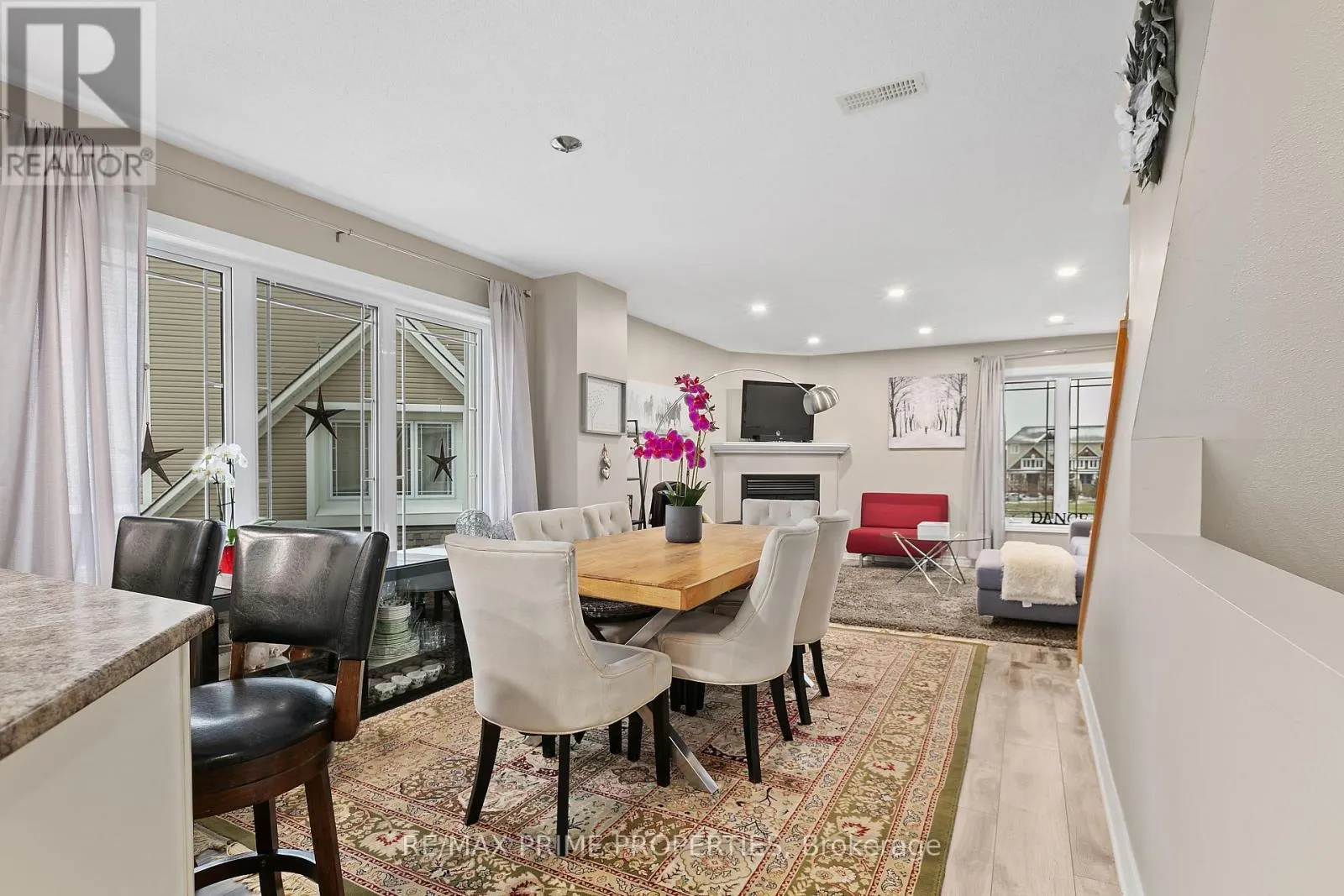 630 LAKERIDGE DRIVE