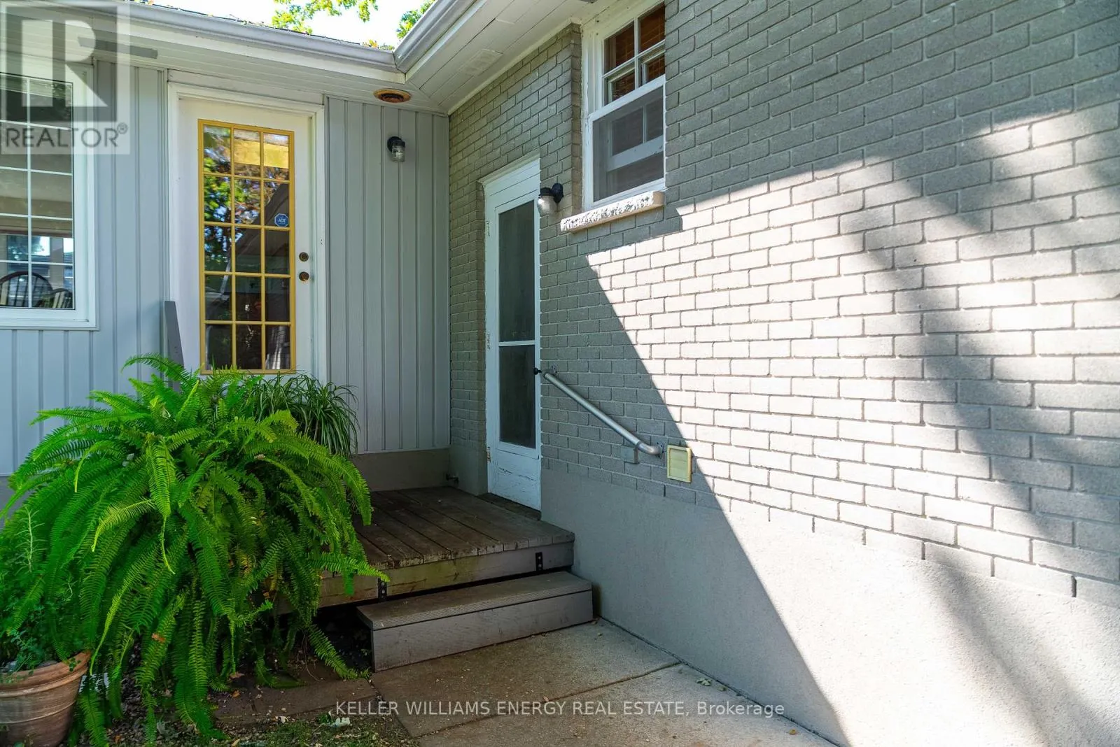15 SOUTHWOOD CRESCENT