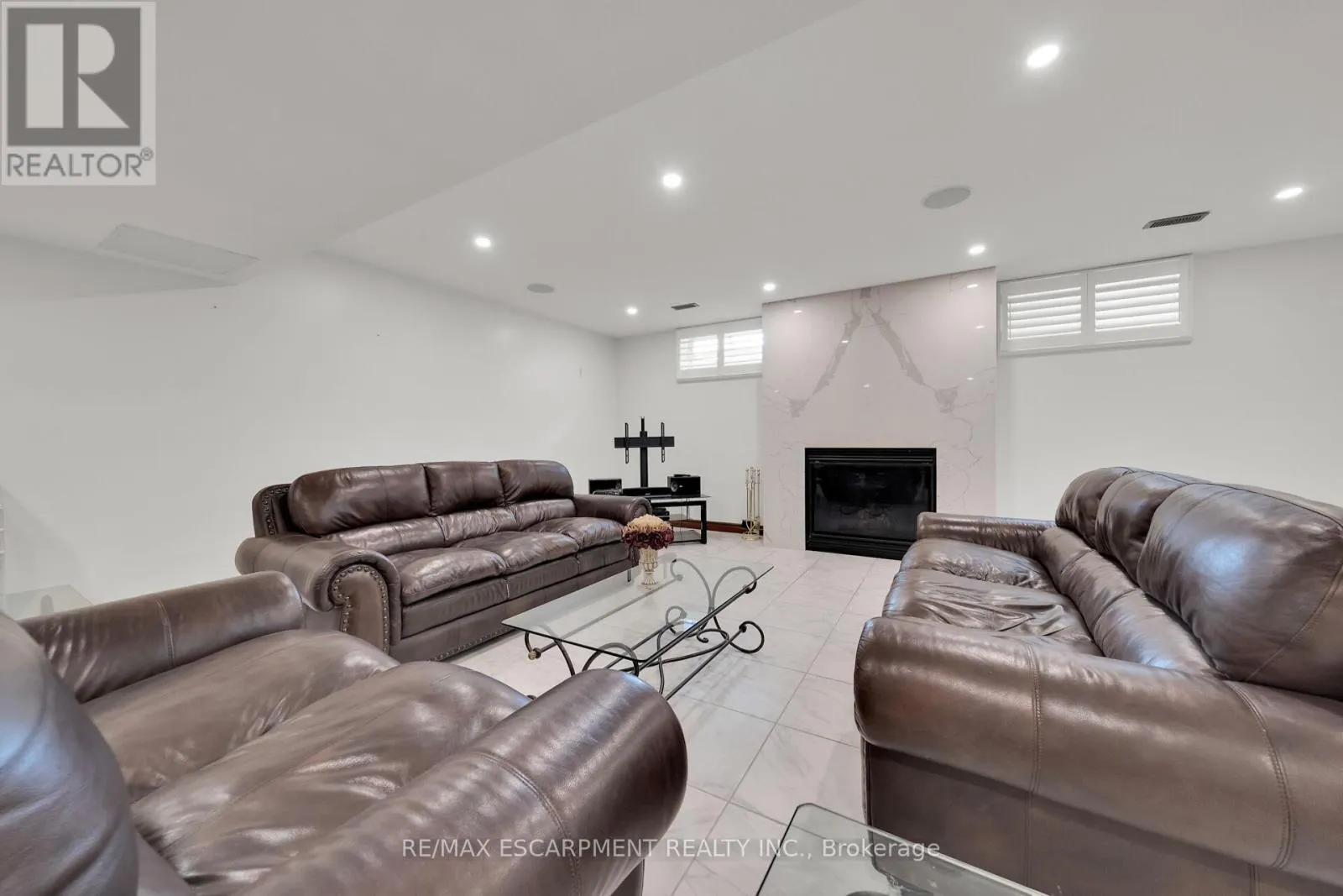 117 CHRISTOPHER DRIVE