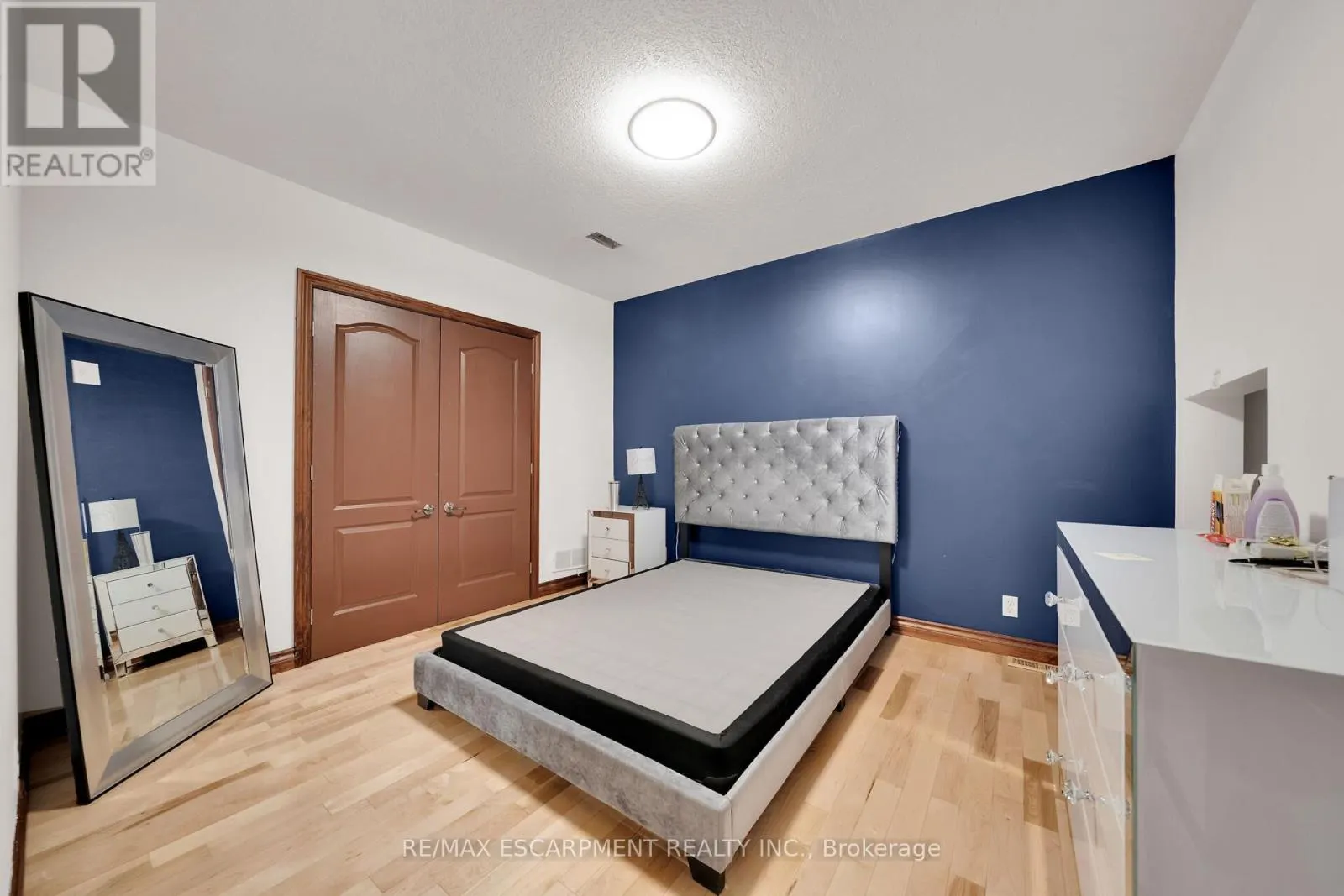 117 CHRISTOPHER DRIVE