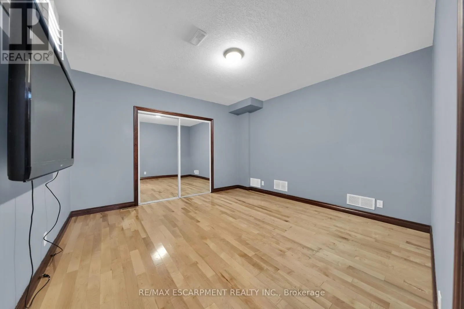 117 CHRISTOPHER DRIVE
