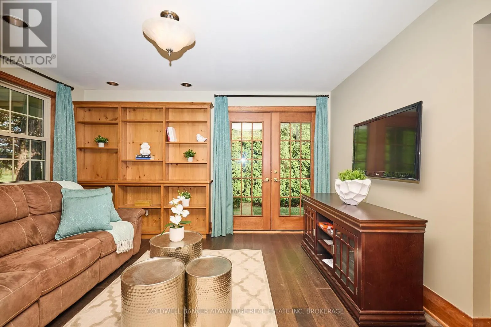 4698 SANDY COVE DRIVE