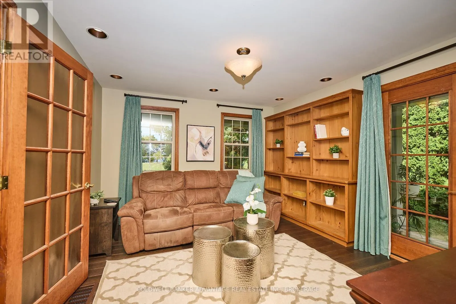 4698 SANDY COVE DRIVE