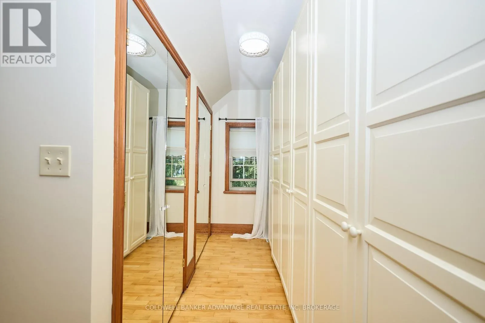 4698 SANDY COVE DRIVE
