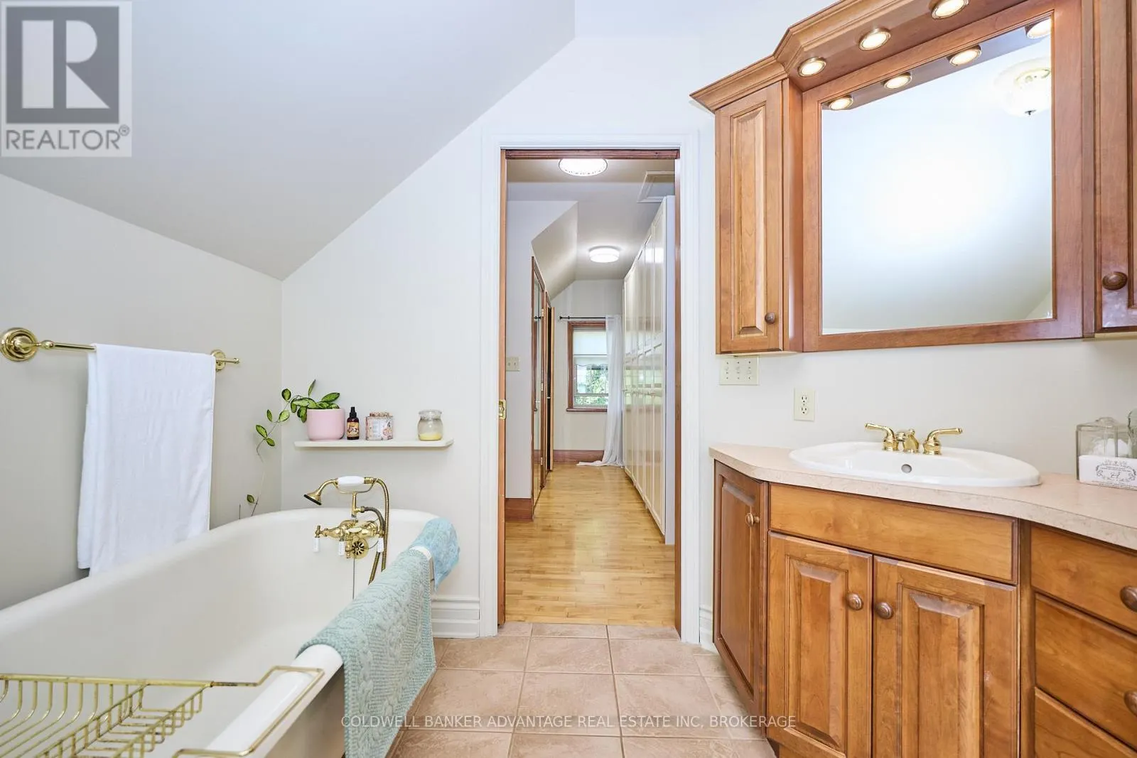 4698 SANDY COVE DRIVE