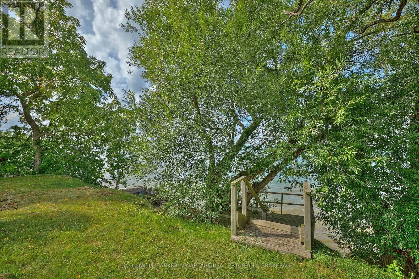 4698 SANDY COVE DRIVE